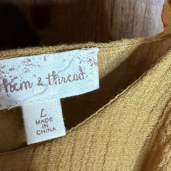 Hem & thread Women’s Size L rayon tank top mustard ruffle shoulder elastic waist - Picture 3 of 6